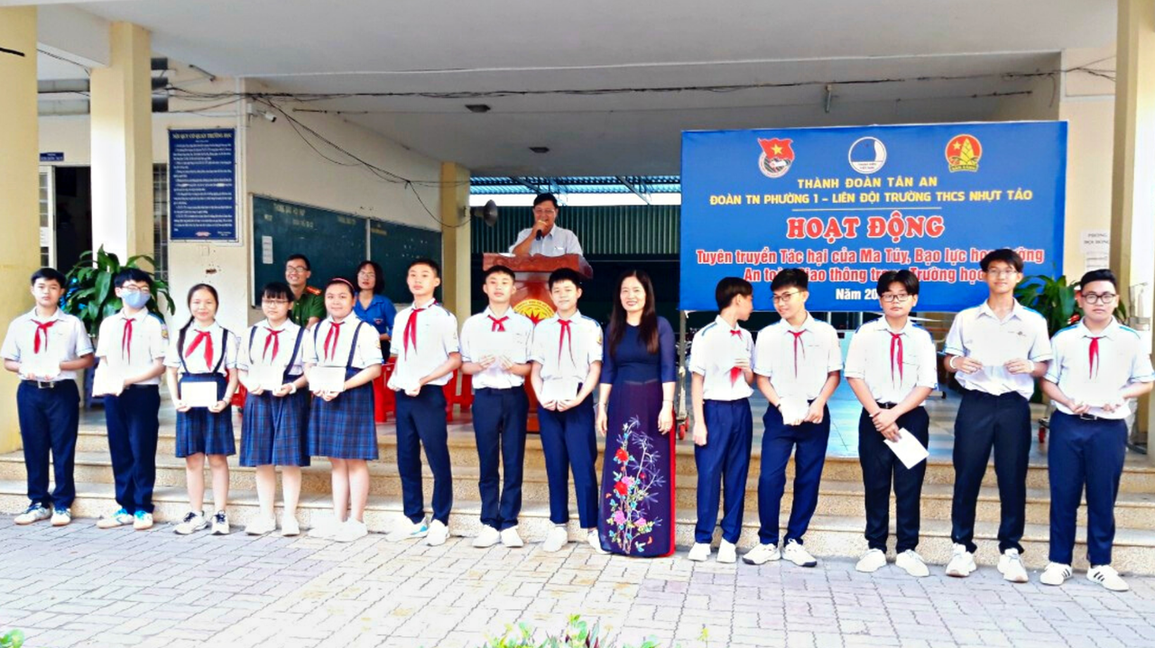 Nhà giáo Lê Thị Thủy: Tấm gương đổi mới sáng tạo trong dạy và học