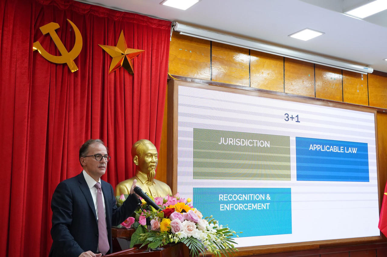 Trường Đại học Luật Hà Nội: Bàn về những vấn đề mới trong Tư pháp Quốc tế