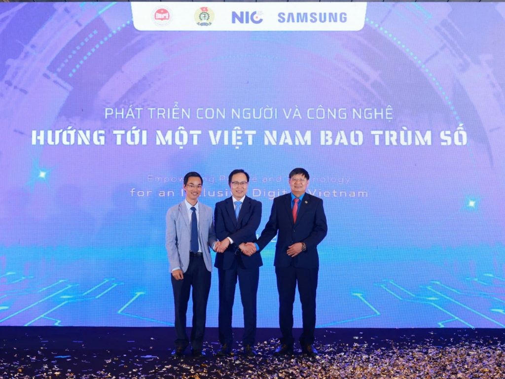 Xây dựng con người và công nghệ hướng tới một Việt Nam bao trùm số