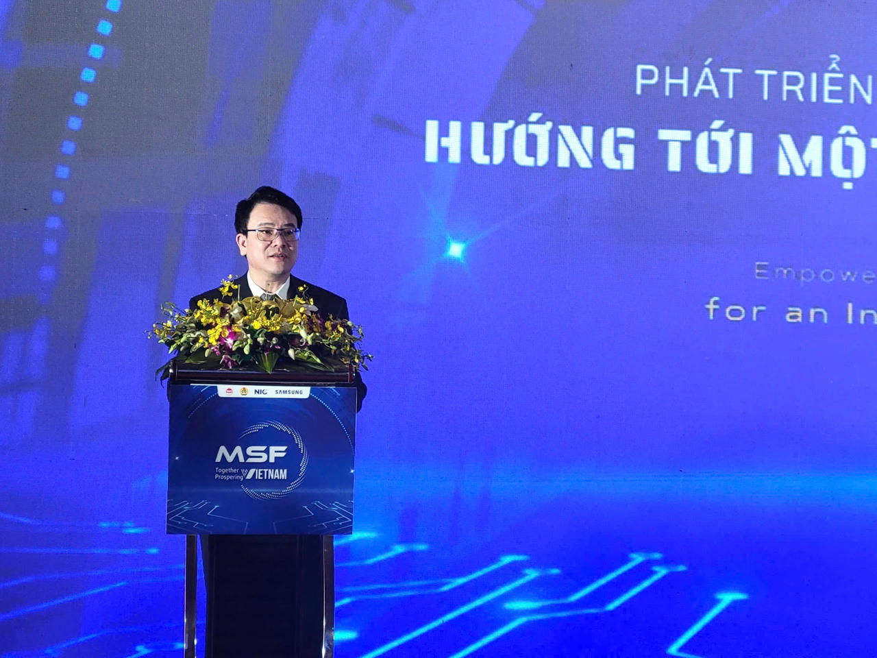 Xây dựng con người và công nghệ hướng tới một Việt Nam bao trùm số