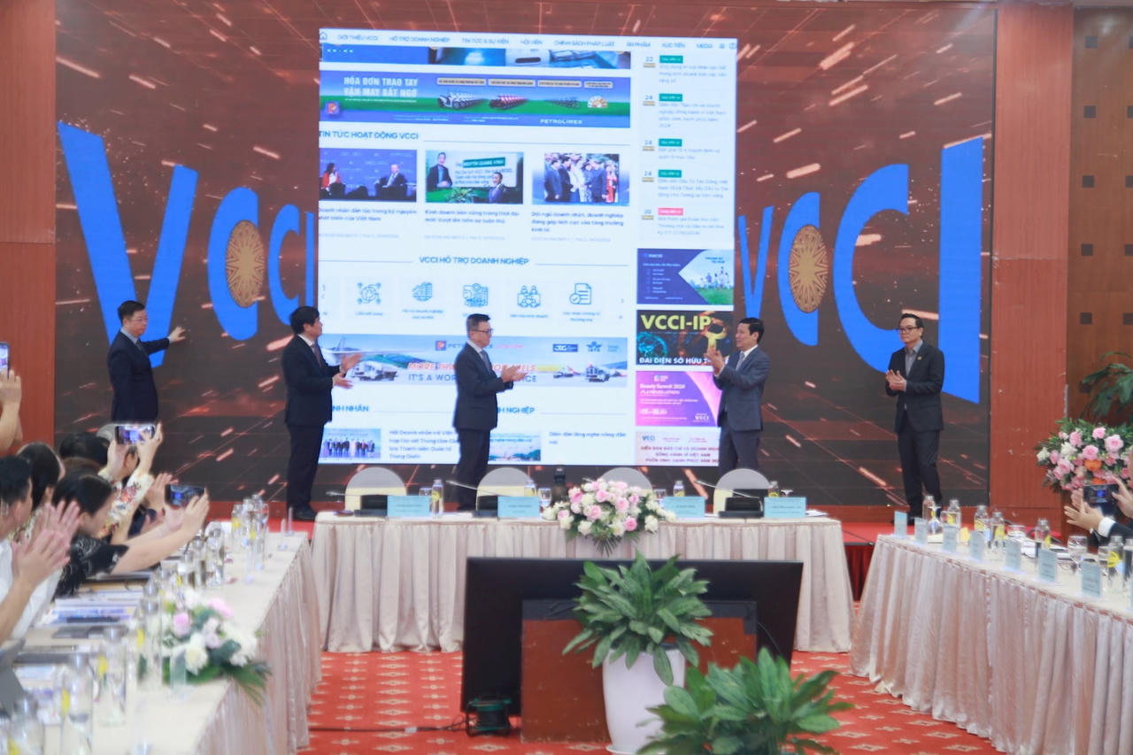 Báo chí và doanh nghiệp: Xây dựng quan hệ hợp tác, trách nhiệm và bền vững