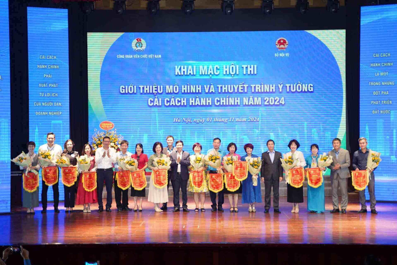 Chung khảo hội thi về cải cách hành chính