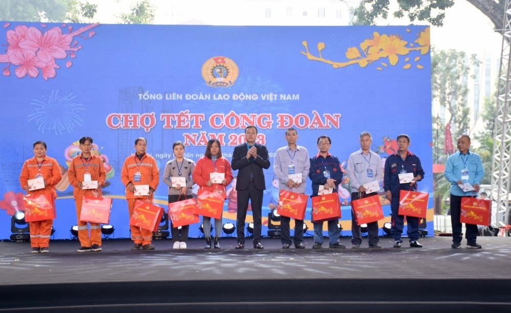 Hà Nội: Ưu tiên chăm lo Tết cho đoàn viên, người lao động đặc biệt khó khăn 