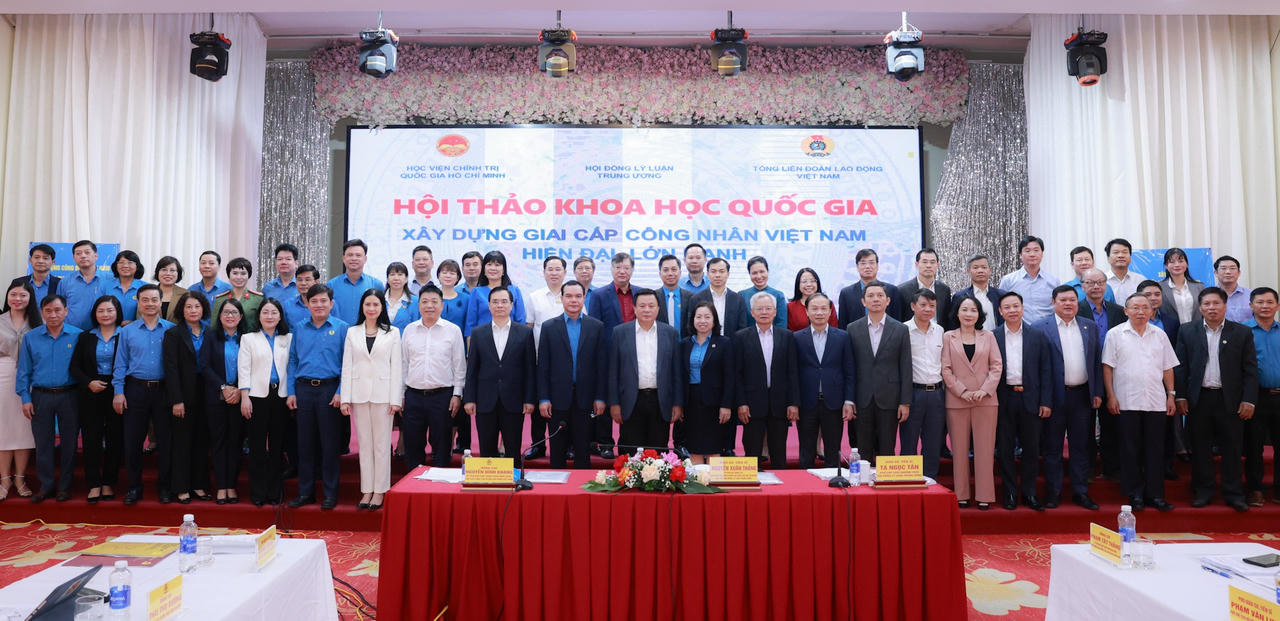 Xây dựng giai cấp công nhân Việt Nam hiện đại, lớn mạnh