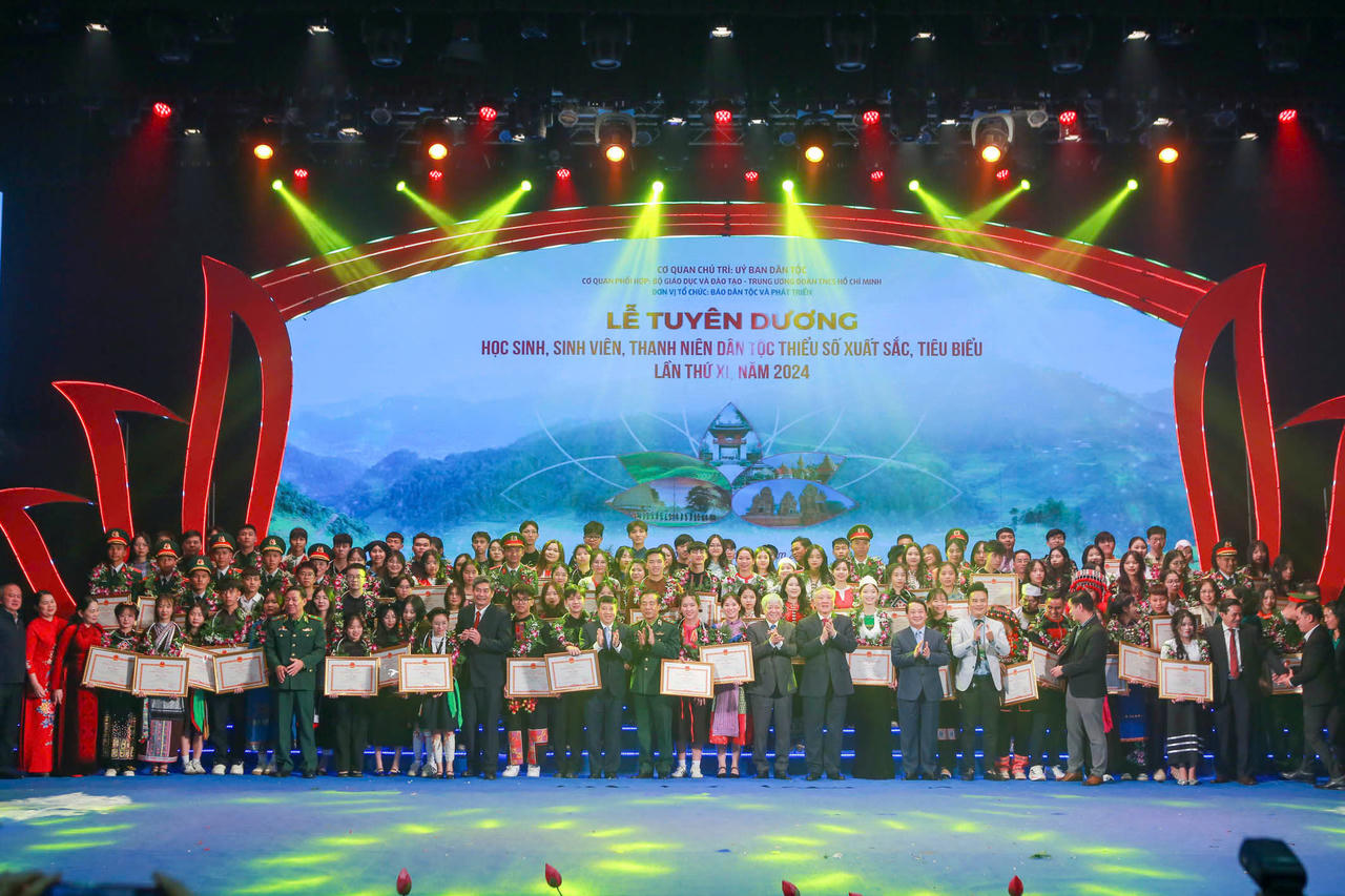 Tuyên dương 125 học sinh, sinh viên, thanh niên dân tộc thiểu số tiêu biểu
