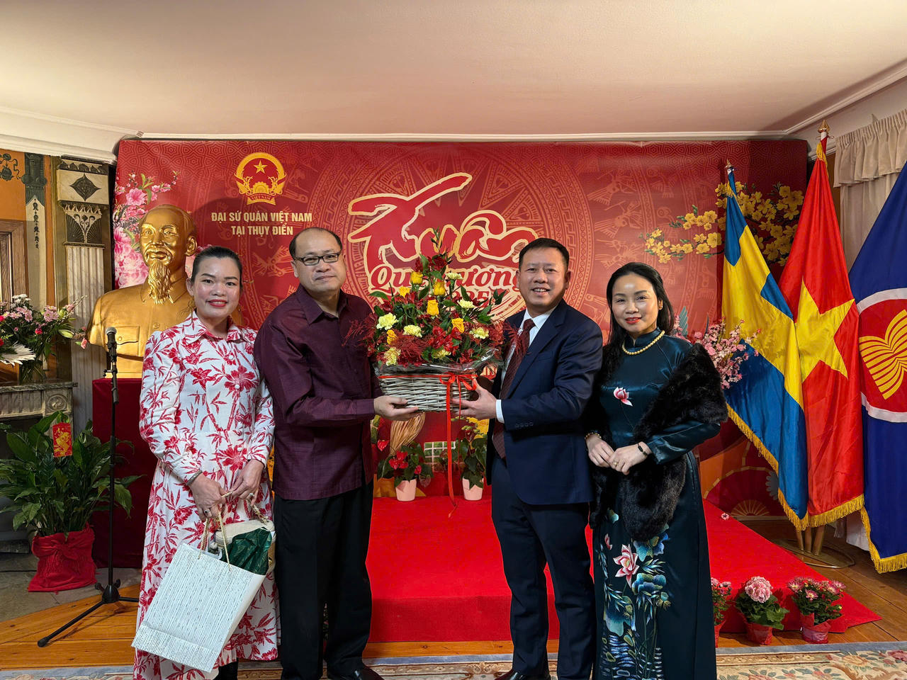 Ấm áp không khí Xuân Quê hương tại 'mái nhà chung' của người Việt ở Thụy Điển và Latvia