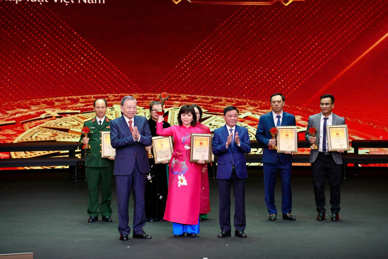 Báo Pháp luật Việt Nam đạt giải A Giải Búa liềm vàng 2024