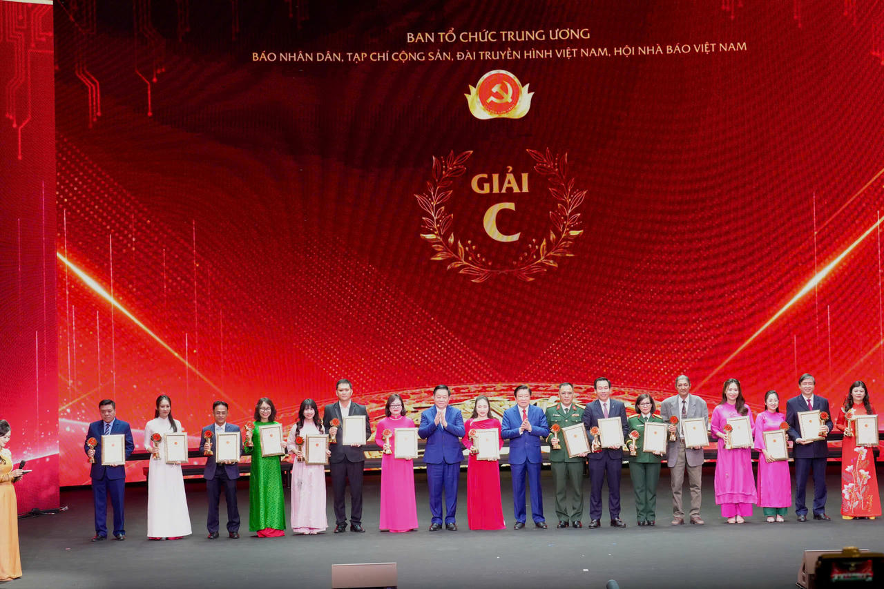 Báo Pháp luật Việt Nam đạt giải A Giải Búa liềm vàng 2024