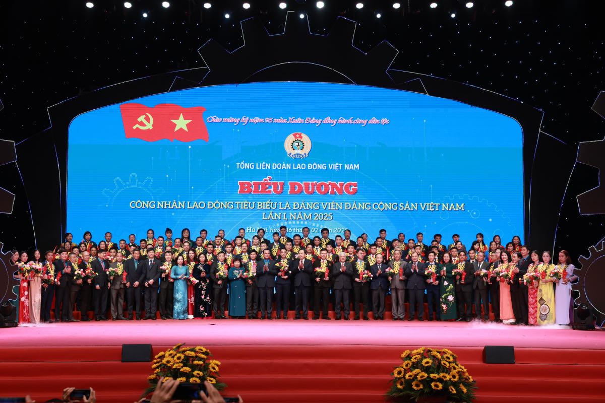 Biểu dương 95 Gương sáng công nhân tiền phong