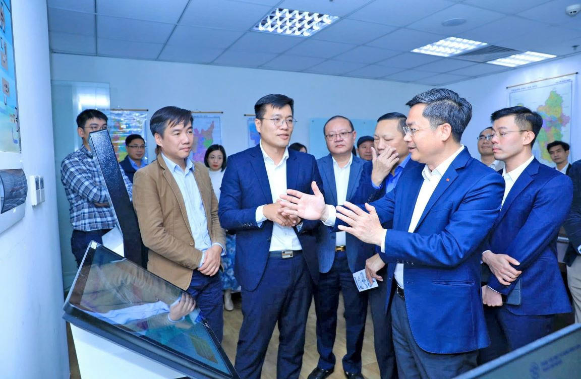 Hà Nội khai trương các ứng dụng chuyển đổi số 