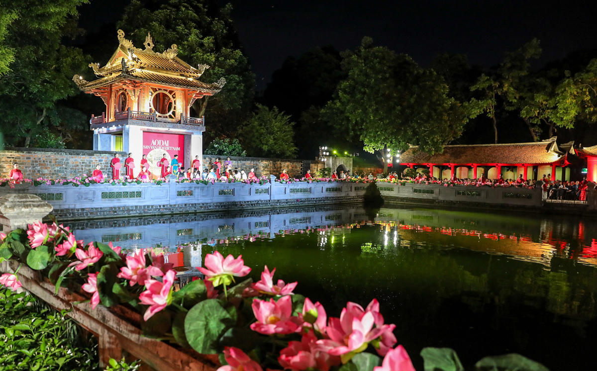 Bàn chuyện phát triển trung tâm công nghiệp văn hoá của Hà Nội