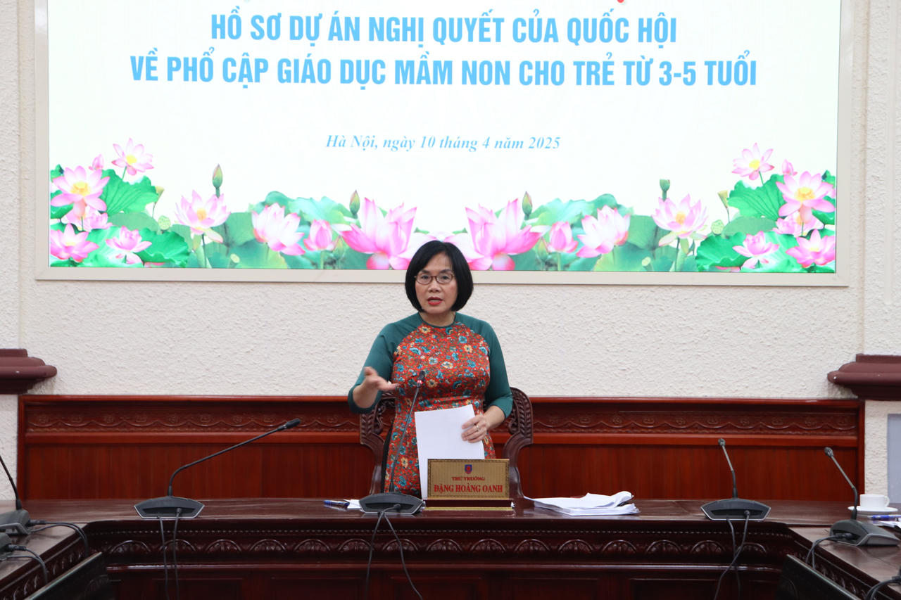 Thẩm định Nghị quyết phổ cập giáo dục mầm non cho trẻ từ 3-5 tuổi