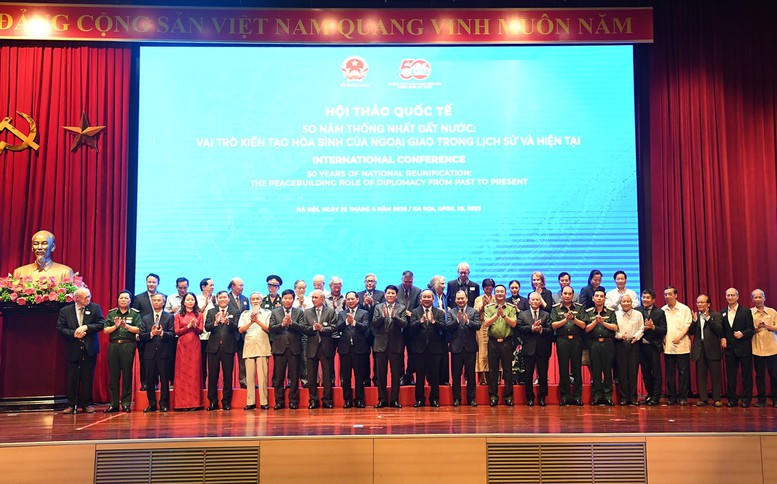 Ngoại giao Việt Nam trong 50 năm thống nhất đất nước: Hành trình kiến tạo hòa bình, phát triển dân tộc