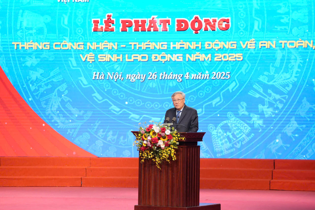 Tạo điều kiện tốt nhất để công nhân phát huy trí tuệ và sức mạnh dân tộc