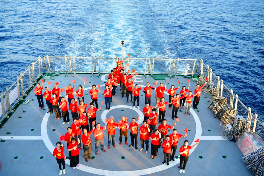 'Chuyến tàu Đại đoàn kết” – Hải trình đưa kiều bào ra thăm Trường Sa và Nhà giàn DK-I năm 2025