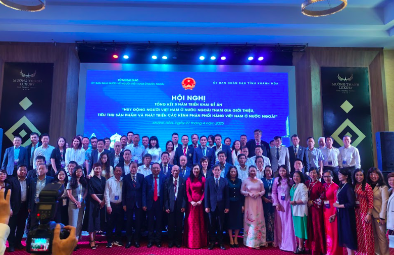 Xây dựng, hoàn thiện chính sách, pháp luật để kiều bào đóng góp nhiều hơn cho đất nước