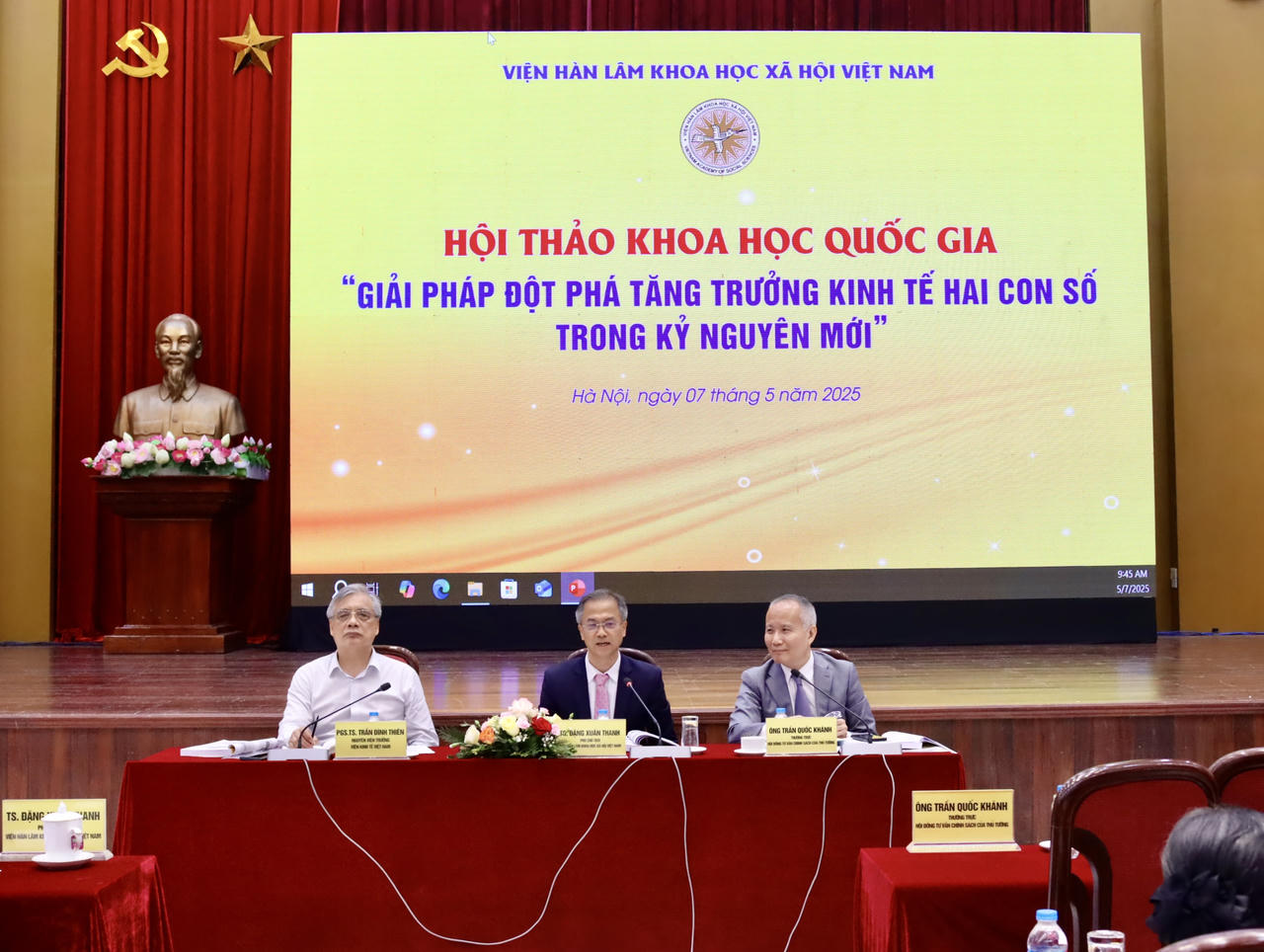 Cần chuyển đổi mô hình tăng trưởng kinh tế dựa trên đổi mới sáng tạo và năng suất cao