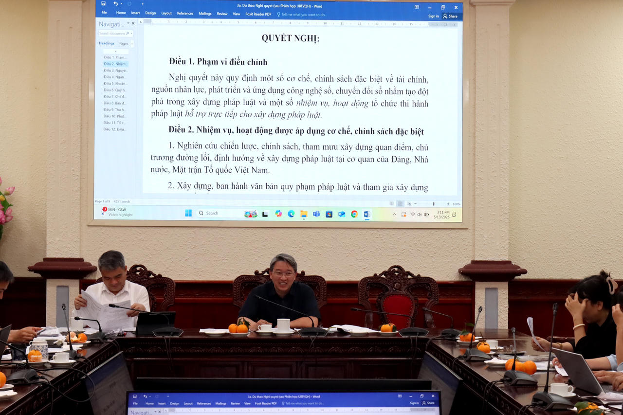 Hoàn thiện dự thảo Nghị quyết về cơ chế đặc thù cho xây dựng và thi hành pháp luật