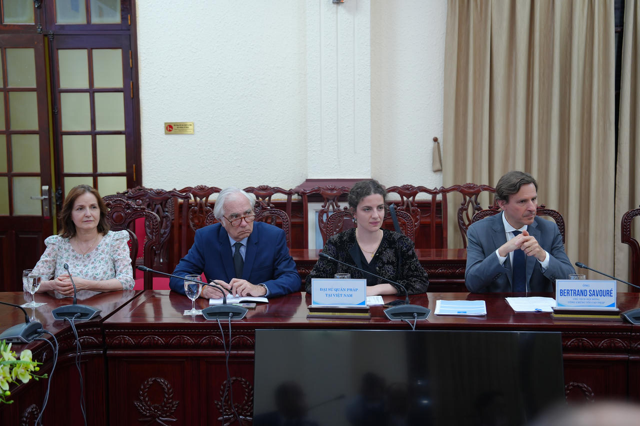 Thúc đẩy hợp tác giữa các Hội nghề luật Việt Nam - Pháp