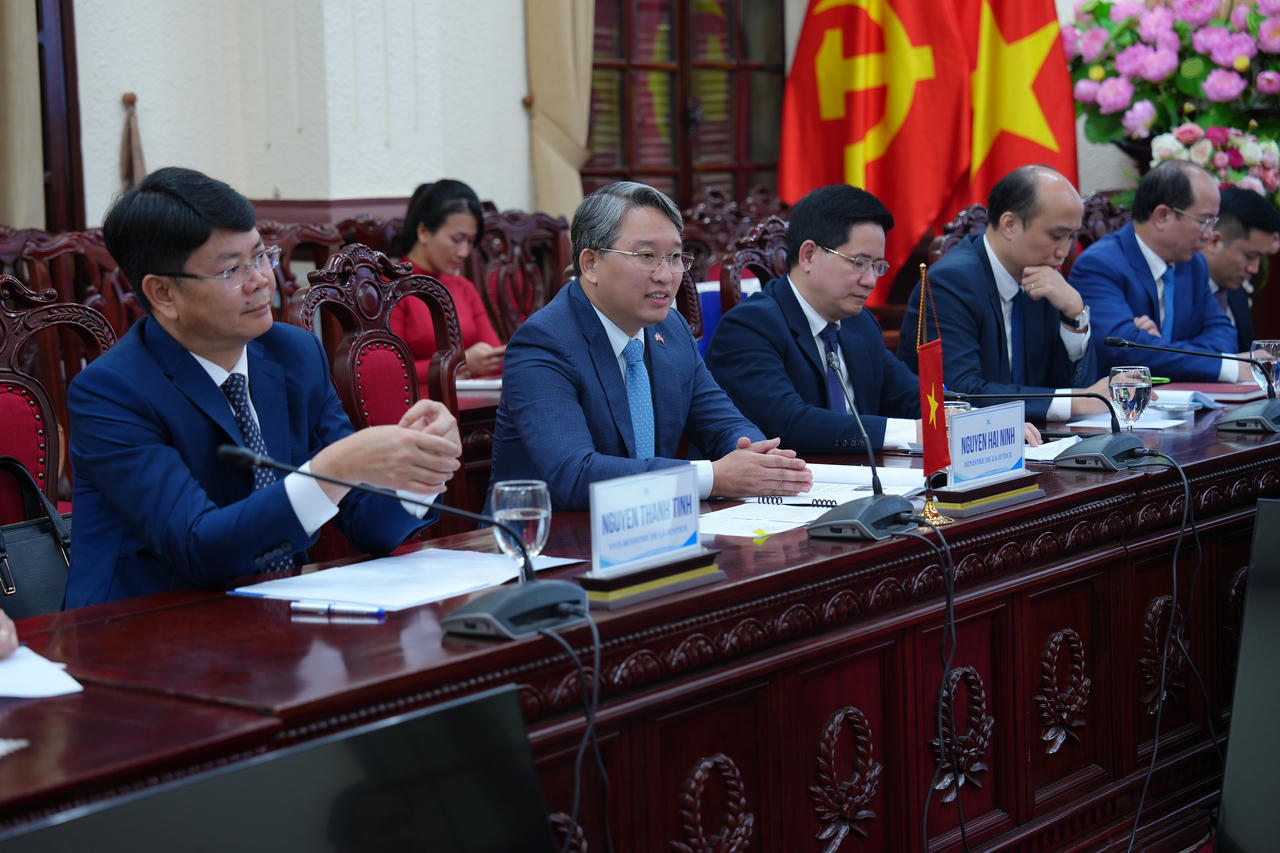 Thúc đẩy hợp tác giữa các Hội nghề luật Việt Nam - Pháp