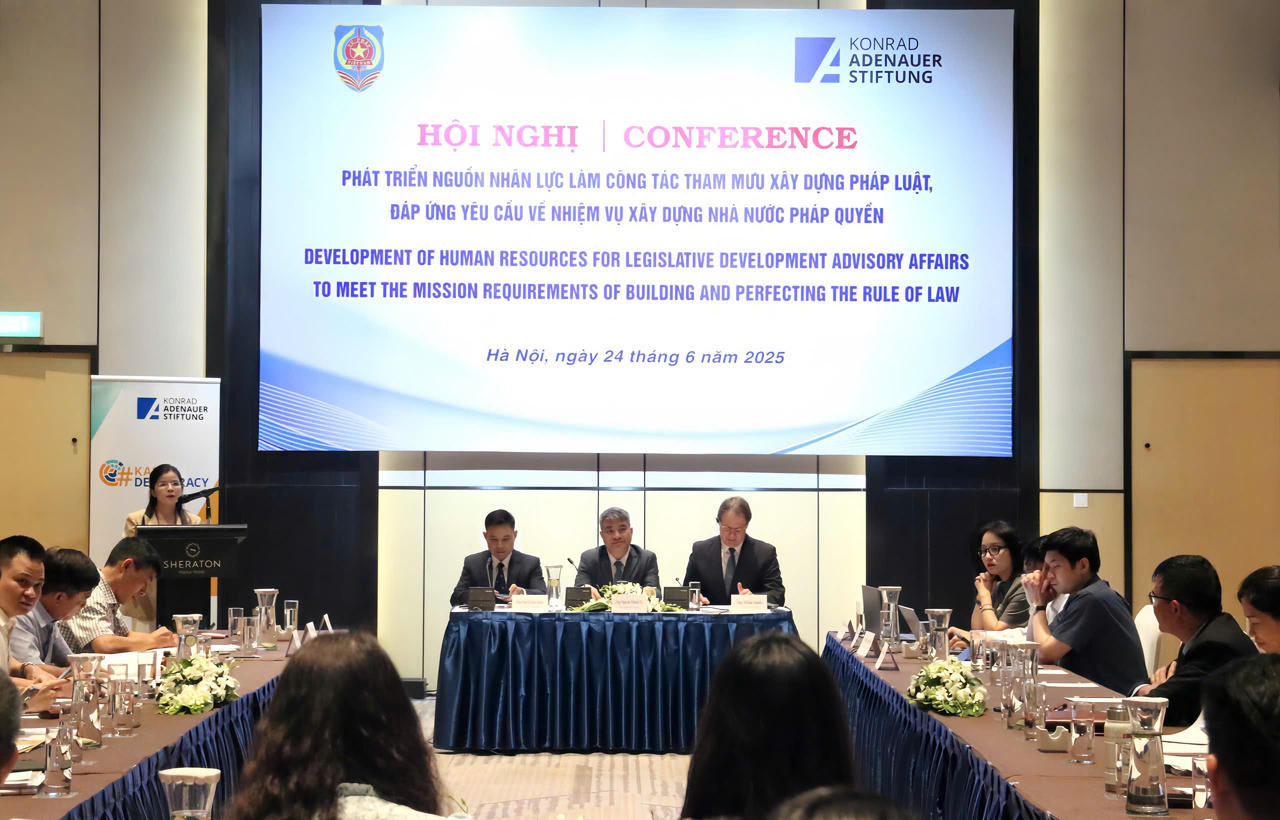 Phát triển nguồn nhân lực xây dựng pháp luật: Yêu cầu cấp thiết trong tiến trình xây dựng Nhà nước pháp quyền