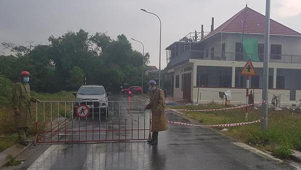 Hỏa tốc truy vết người tiếp xúc gần 2 ca dương tính SARS - CoV-2 tại Hà Tĩnh