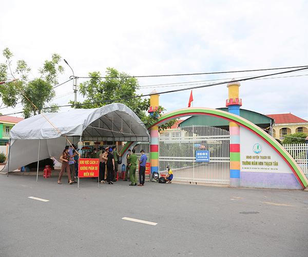 Hình ảnh lay động nơi 31 em nhỏ sinh hoạt tại khu cách ly ở Hà Tĩnh