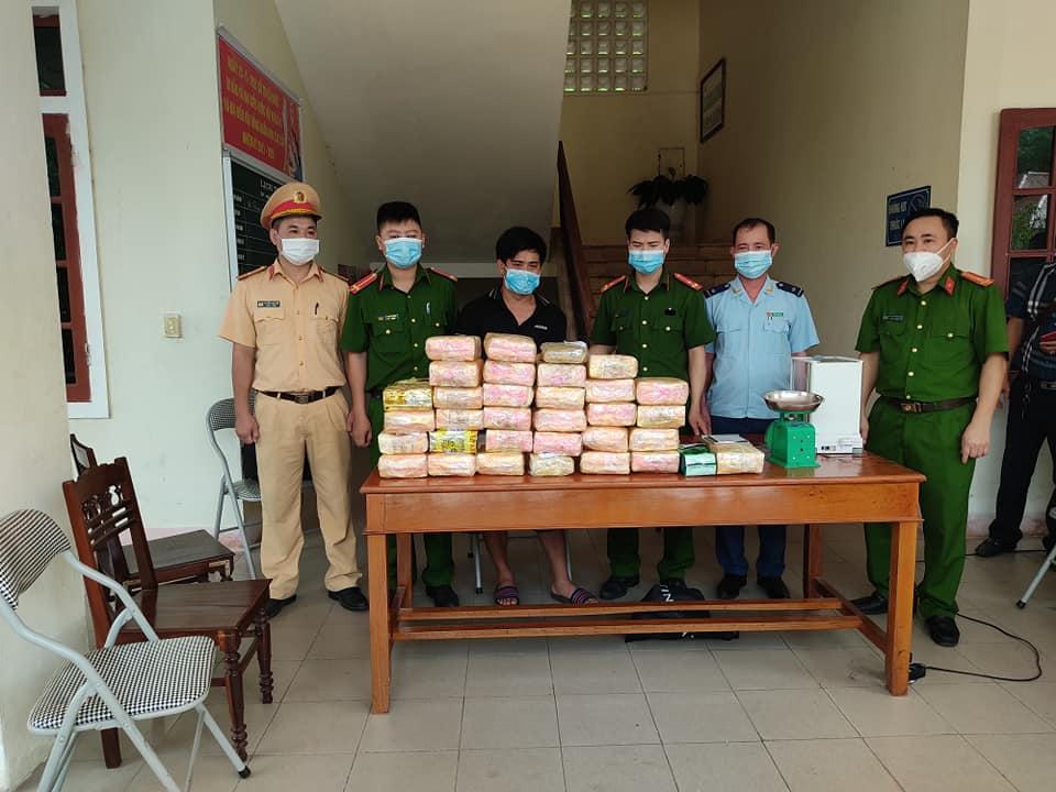 Sa lưới khi đang vận chuyển số lượng lớn ma túy