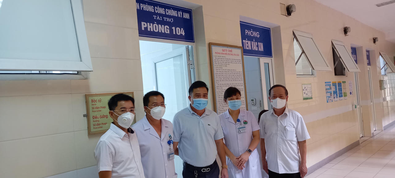 Trao gần 300 triệu đồng cho Bệnh viện Đa khoa Hà Tĩnh cải tạo cơ sở vật chất