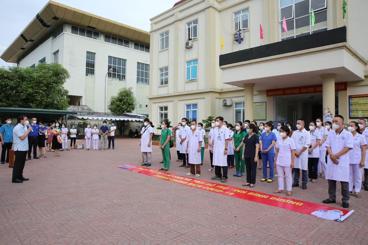 32 cán bộ y tế Hà Tĩnh xung kích lên đường vào Bình Dương hỗ trợ phòng dịch