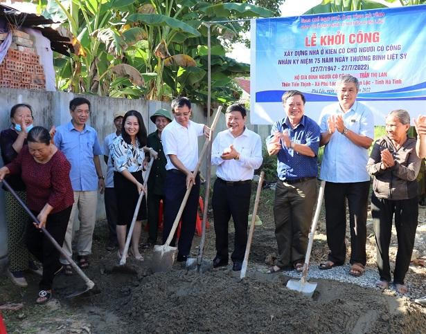 Người dân Hà Tĩnh an toàn trong ngôi nhà văn hóa cộng đồng tránh trú bão, lũ