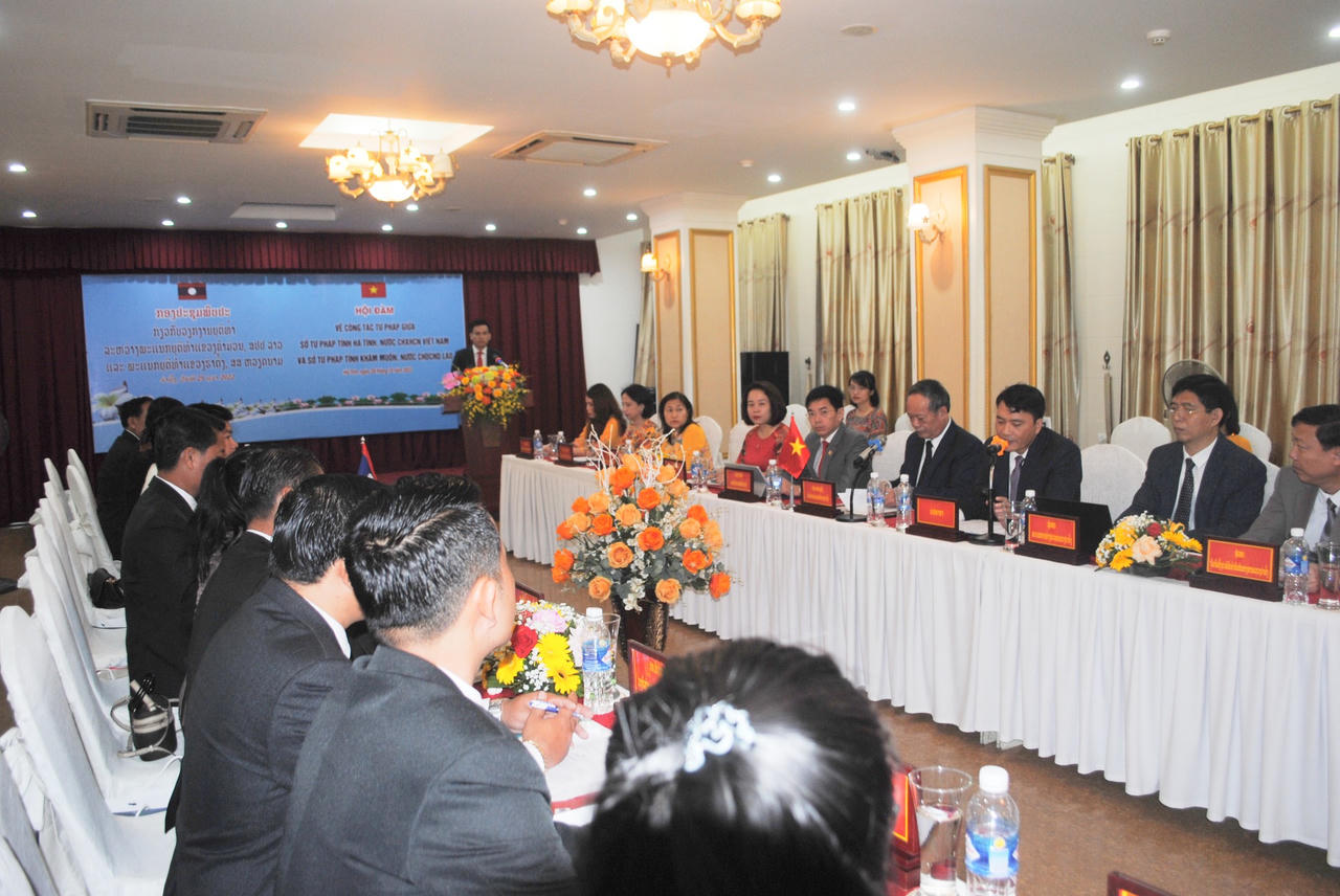 Sở Tư pháp tỉnh Hà Tĩnh và Sở Tư pháp tỉnh Khăm Muồn hội đàm về công tác tư pháp