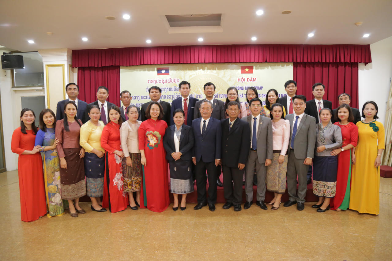 Hội đàm về công tác tư pháp giữa Sở Tư pháp tỉnh Hà Tĩnh và Sở Tư pháp tỉnh Bolikhămxay