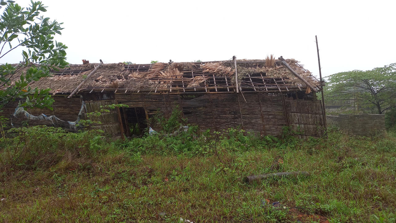 Hà Tĩnh: Trụ sở hơn 16 tỷ đồng dang dở, ngổn ngang 