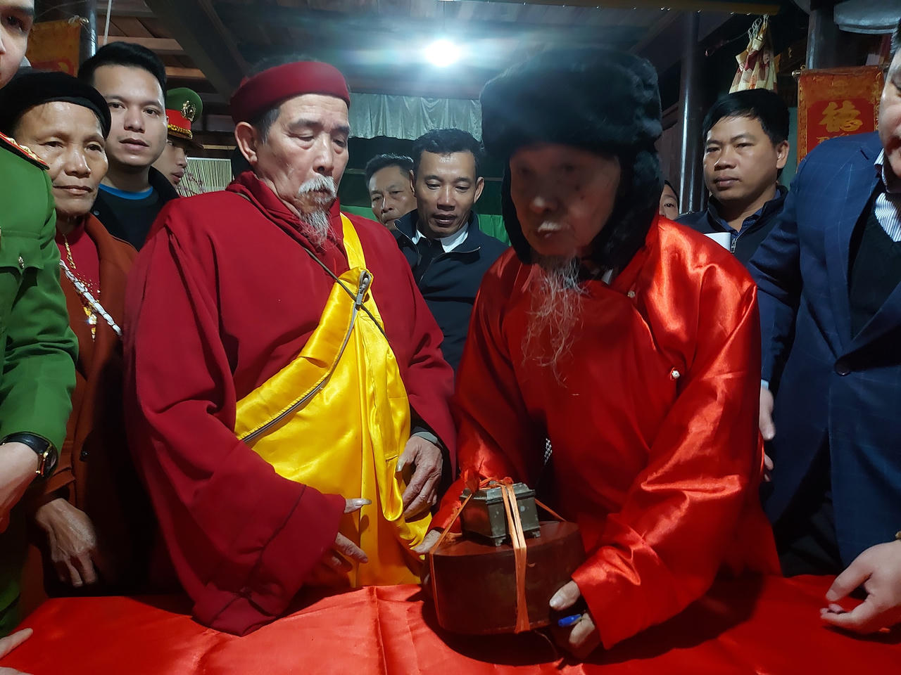 Hà Tĩnh: Độc đáo lễ rước báu vật vua Hàm Nghi 