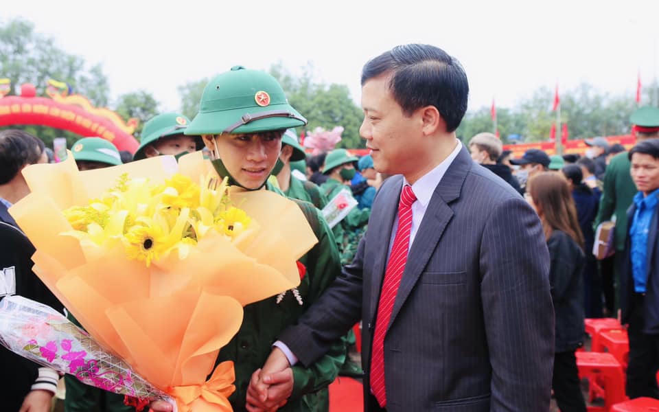 1.445 thanh niên ở Hà Tĩnh hăng hái lên đường nhập ngũ