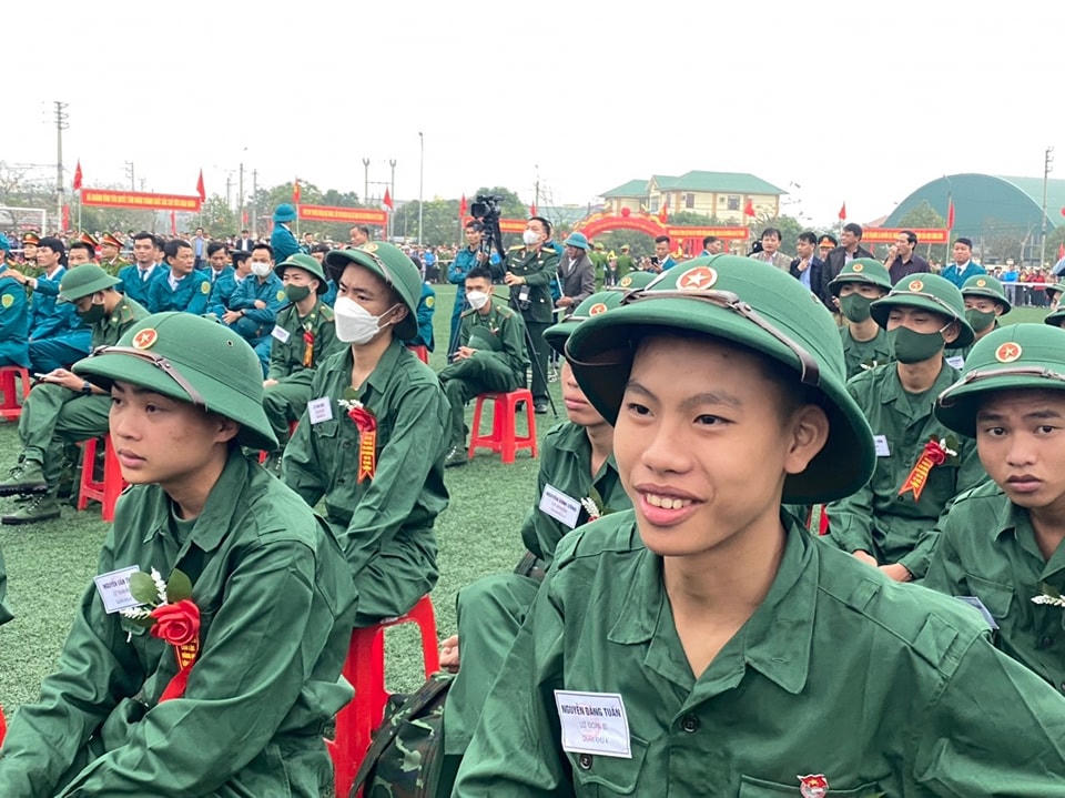 1.445 thanh niên ở Hà Tĩnh hăng hái lên đường nhập ngũ