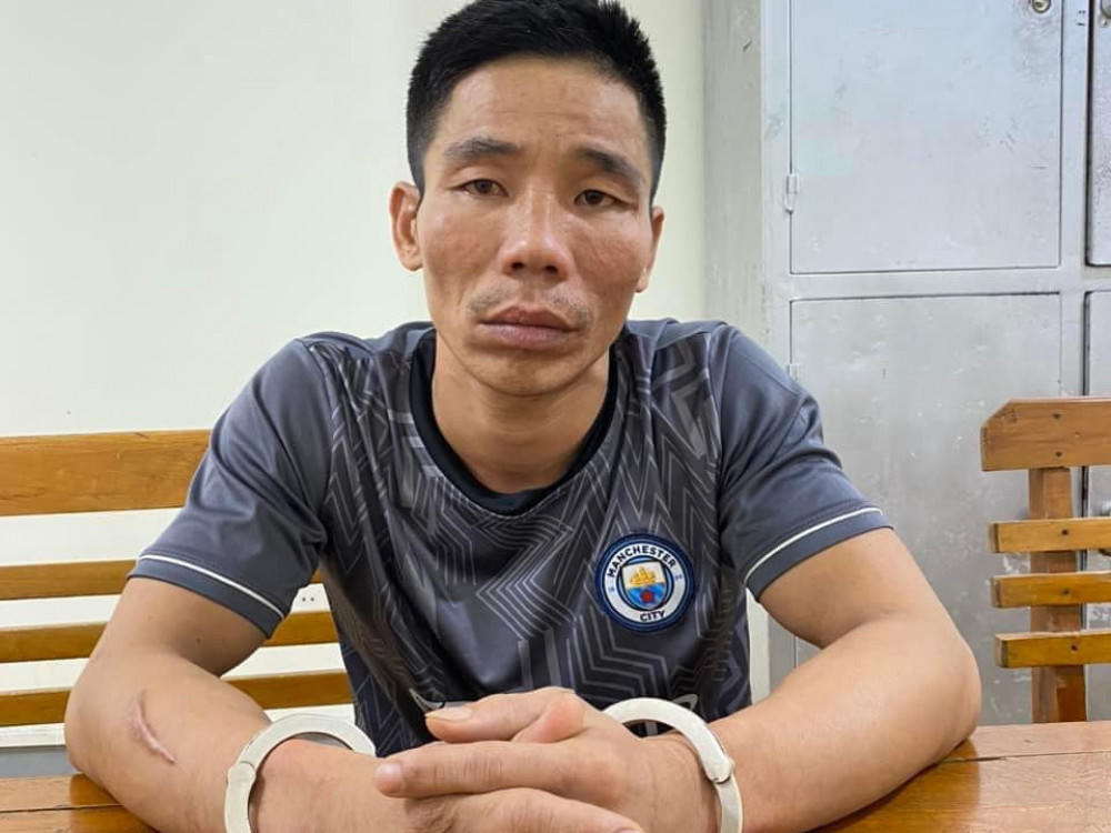 Bắt đối tượng đập kính xe ô tô trộm cắp tài sản