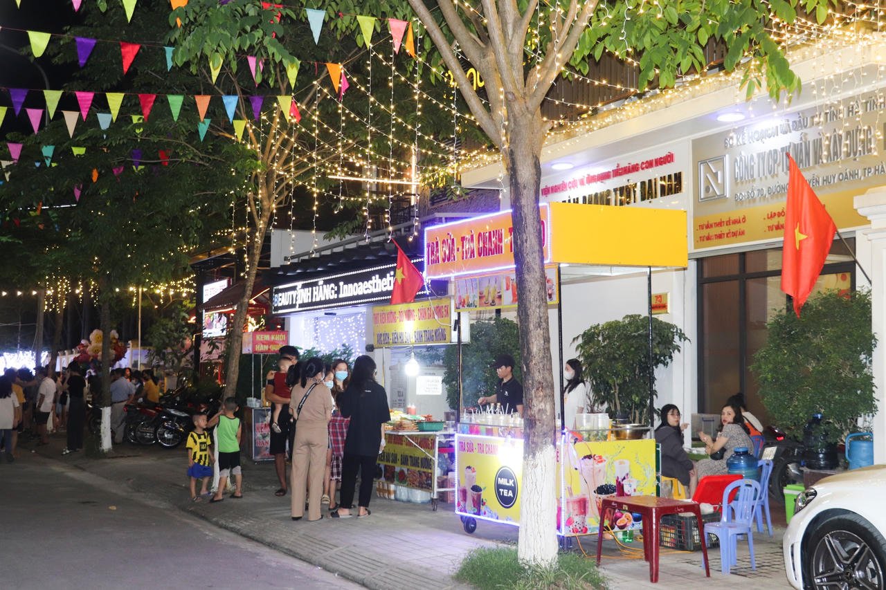 Hà Tĩnh khai trương phố đi bộ, ẩm thực độc đáo