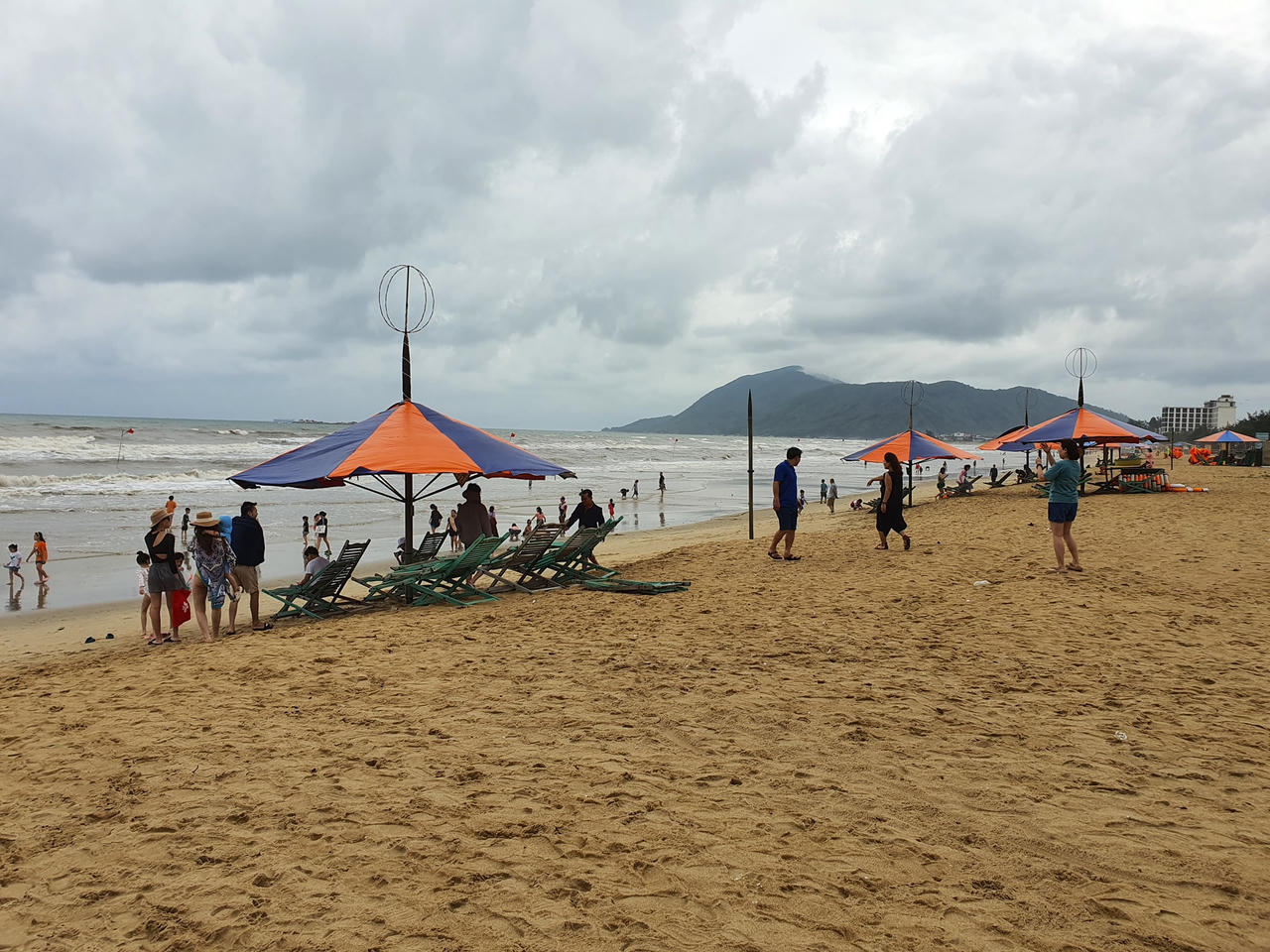 Hà Tĩnh: Các địa điểm văn hóa, tâm linh và khu du lịch sinh thái tăng vọt khách du lịch dịp nghỉ lễ