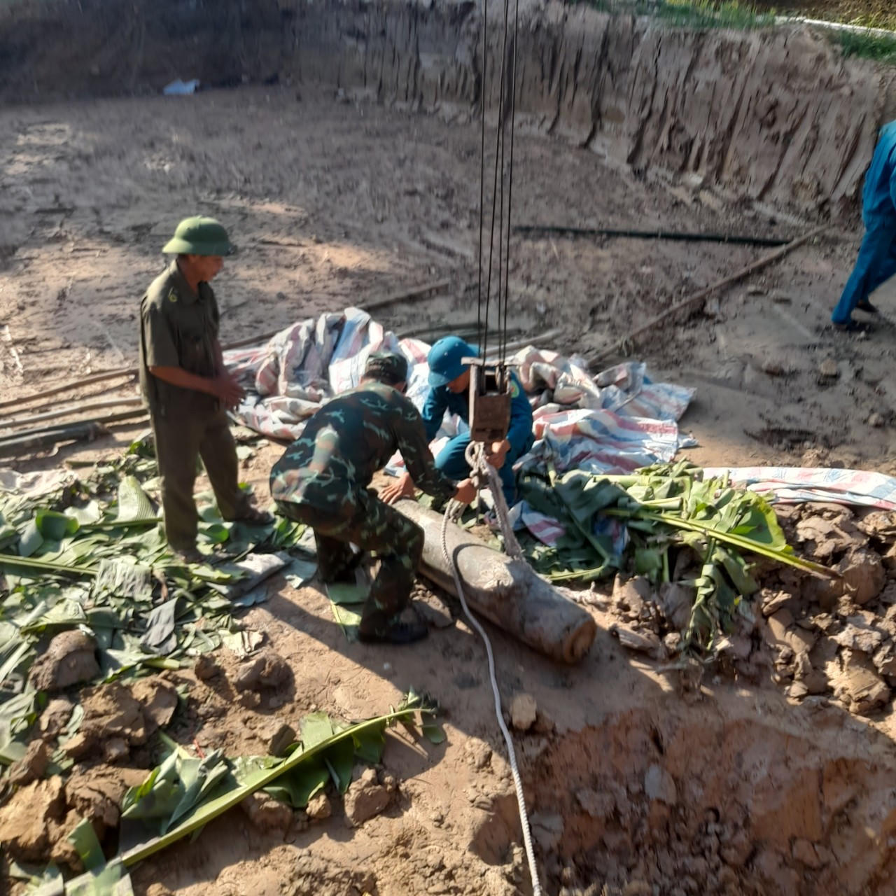 Đào móng làm nhà phát hiện quả bom lớn