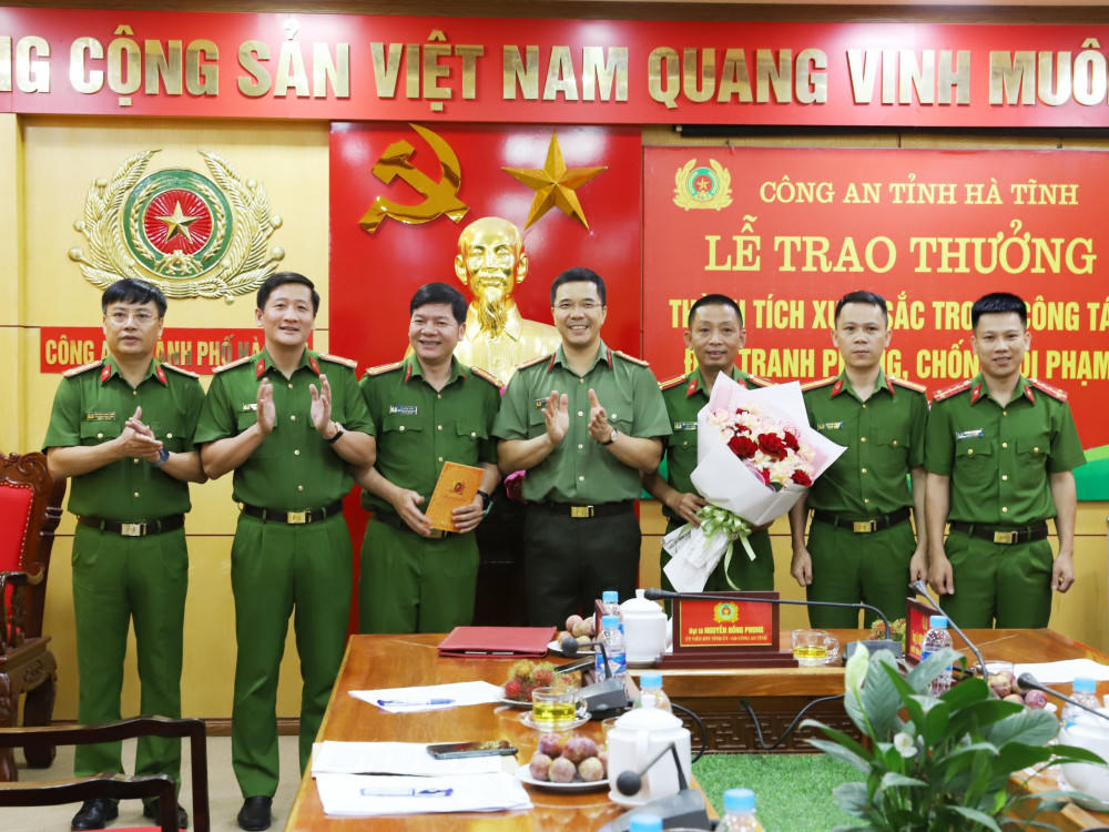 Phá đường dây làm hàng nghìn bằng cấp, giấy tờ giả ở Hà Tĩnh