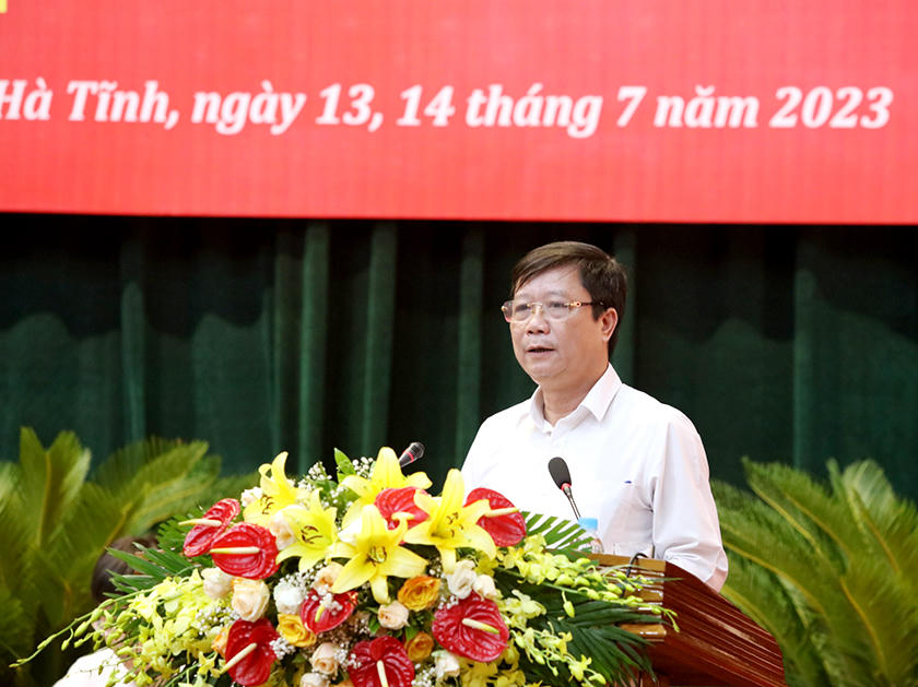 Giá cát, công chức nghỉ việc, thiếu vật tư y tế là những vấn đề 'nóng' được chất vấn tại kỳ họp HĐND tỉnh Hà Tĩnh