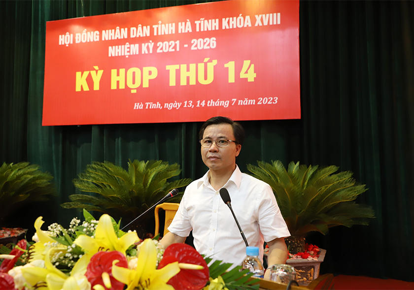 Giá cát, công chức nghỉ việc, thiếu vật tư y tế là những vấn đề 'nóng' được chất vấn tại kỳ họp HĐND tỉnh Hà Tĩnh