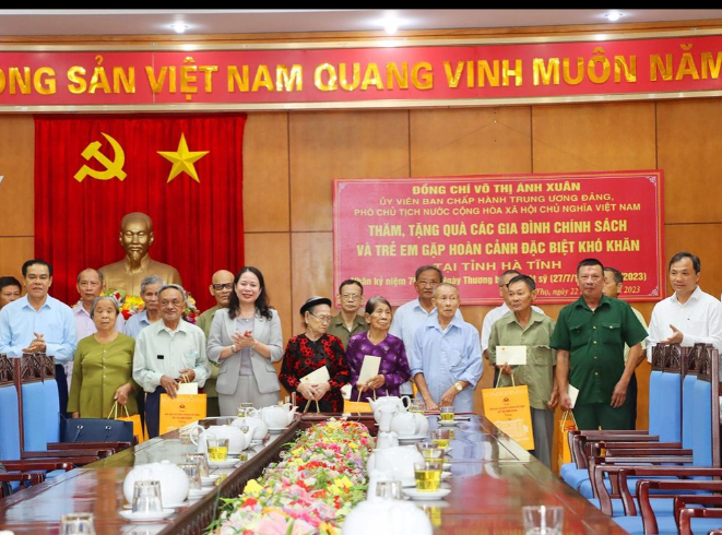 Phó Chủ tịch nước Võ Thị Ánh Xuân tham dự chương trình nghệ thuật 'Cõi thiêng Đồng Lộc - nối mạch ngàn năm'