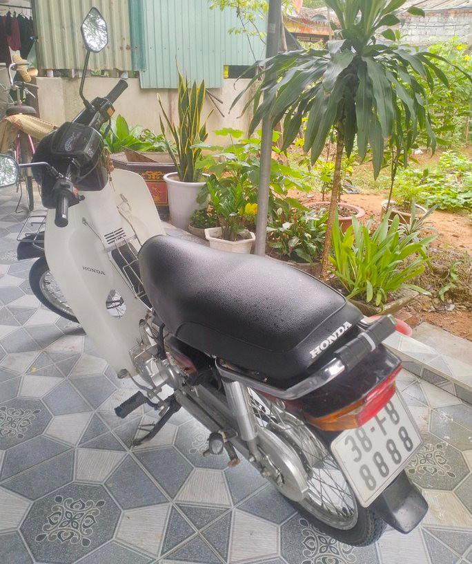 Công an Hà Tĩnh yêu cầu làm rõ vụ 2 người cùng nhận là chủ biển số xe “vip”