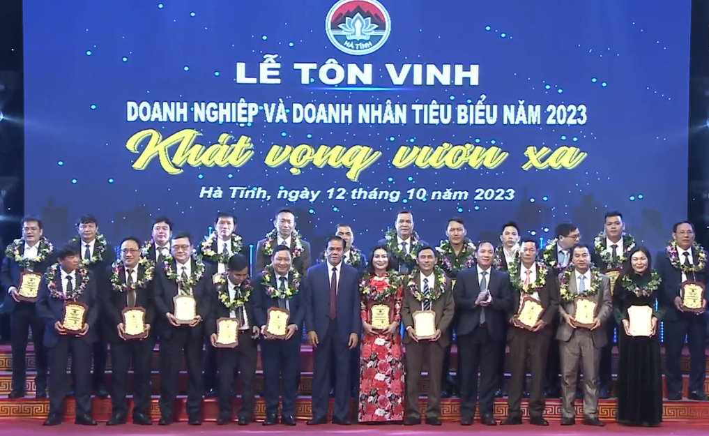 Hà Tĩnh vinh danh 53 doanh nghiệp, doanh nhân tiêu biểu