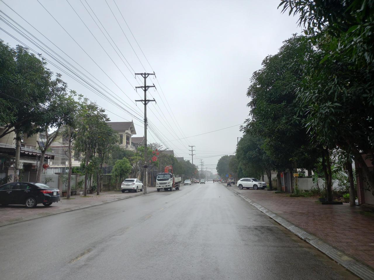 Sương mù, nồm ẩm bao phủ Hà Tĩnh ngày Tết ông Táo