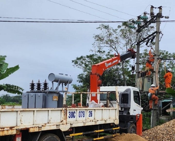 Công ty Điện lực Hà Tĩnh đảm bảo cấp điện phục vụ mùa lễ hội đầu năm 2024