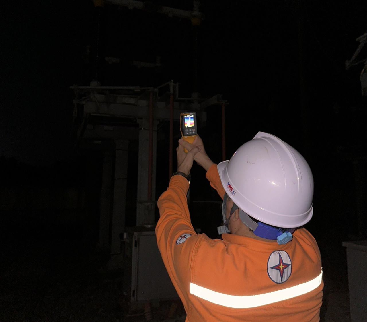 Điện lực Hà Tĩnh ứng dụng mạnh mẽ công nghệ thông tin trong công tác hiện trường